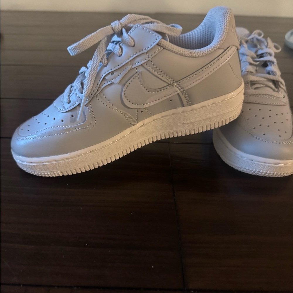 Nike Gray Sneakers Air Force 1 Design